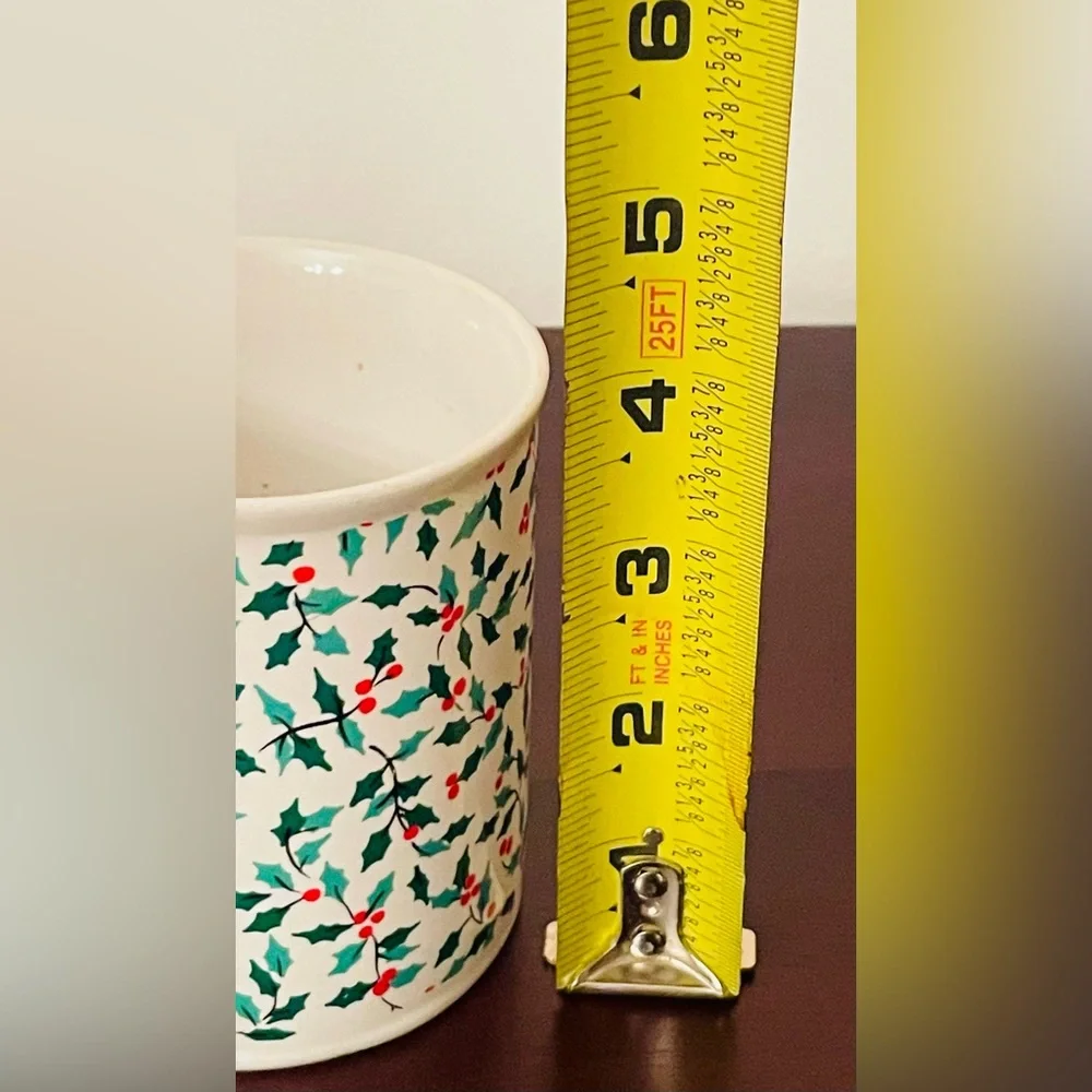 Vintage Christmas Holly Berry Mug Sunny Korea Holiday Coffee Cup- Excellent Cond